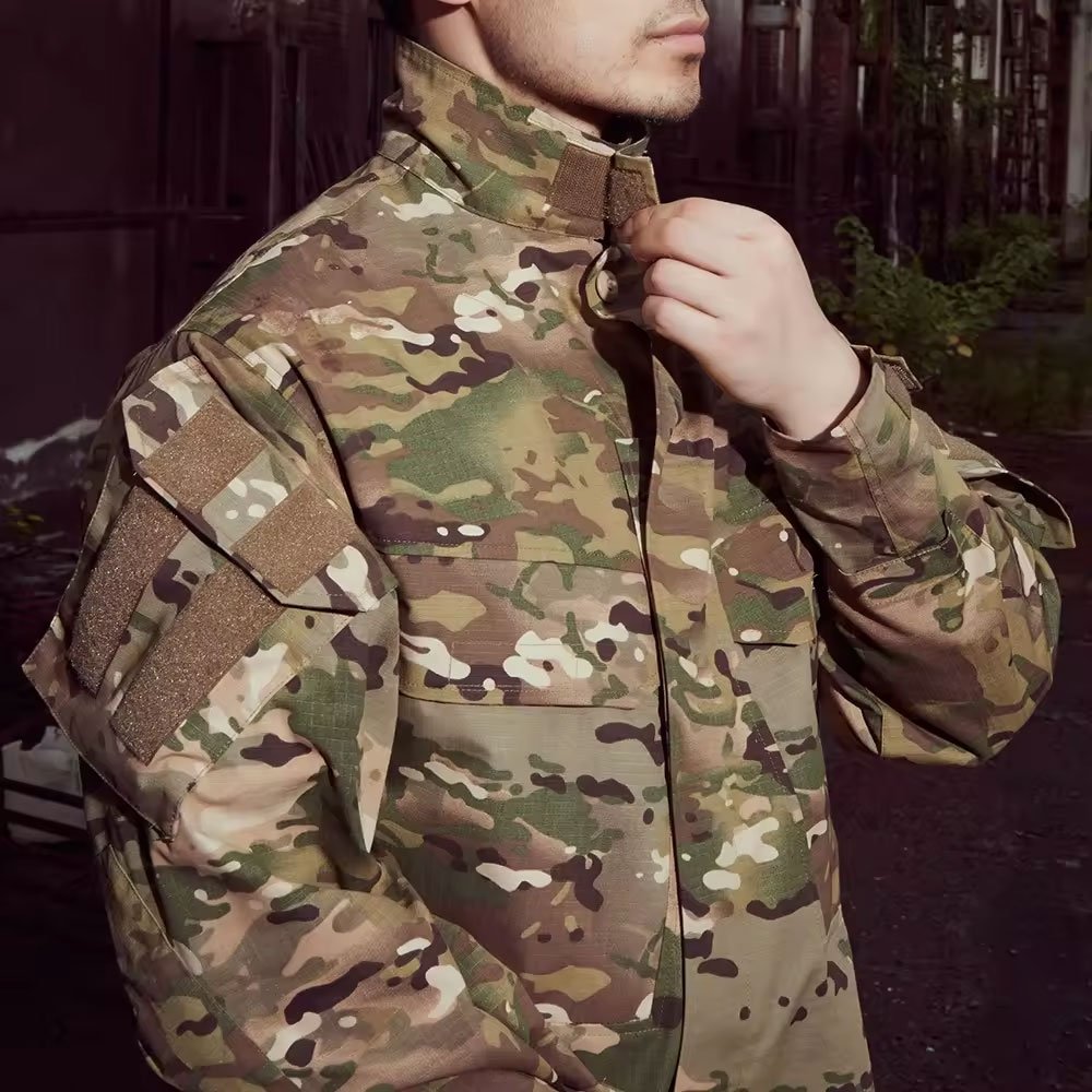 High Quality Men's Tactical Soft Shell Jackets for Outdoor and Hiking Waterproof Camo Fleece with Plus Size for Safari