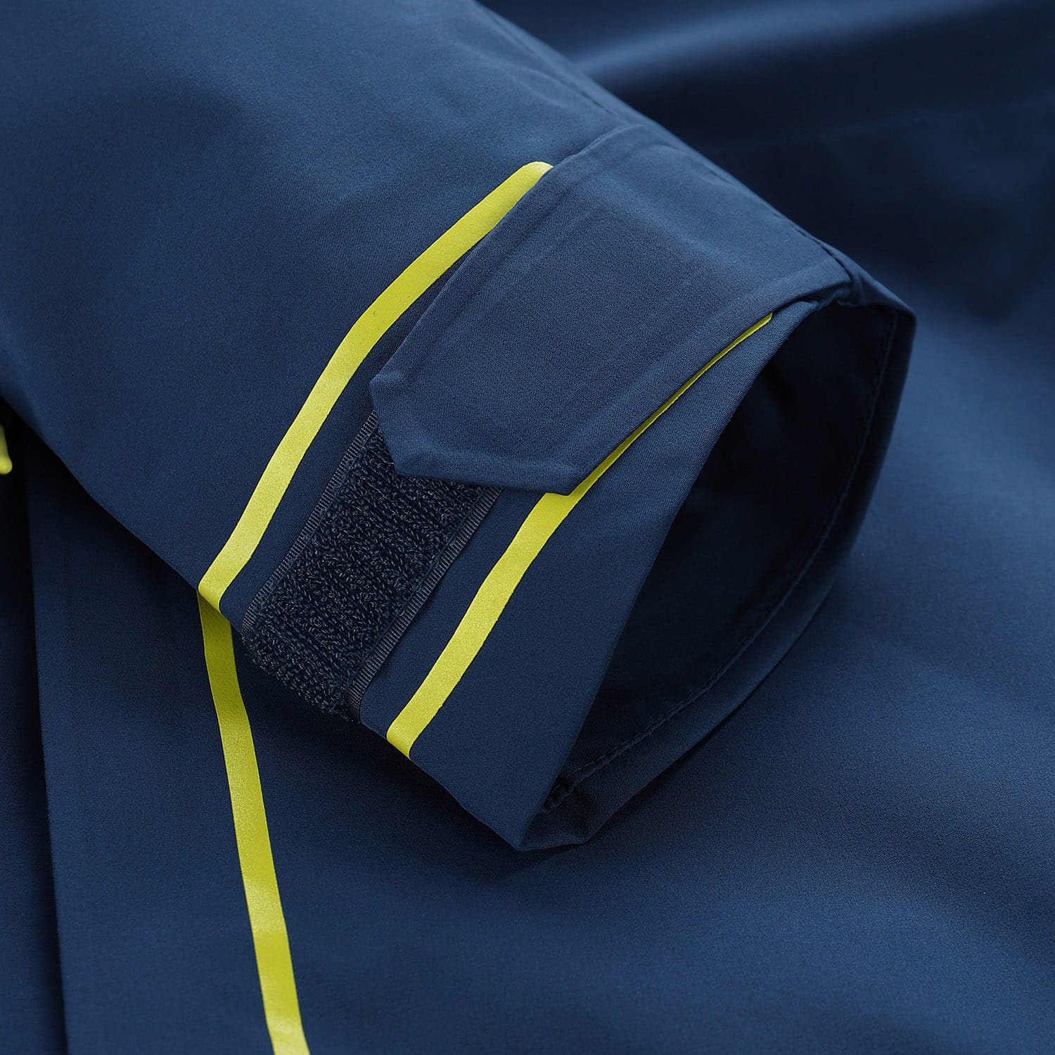 Wholesale customized warm outdoor sports running waterproof jacket soft shell rain windbreaker mens softshell jacket