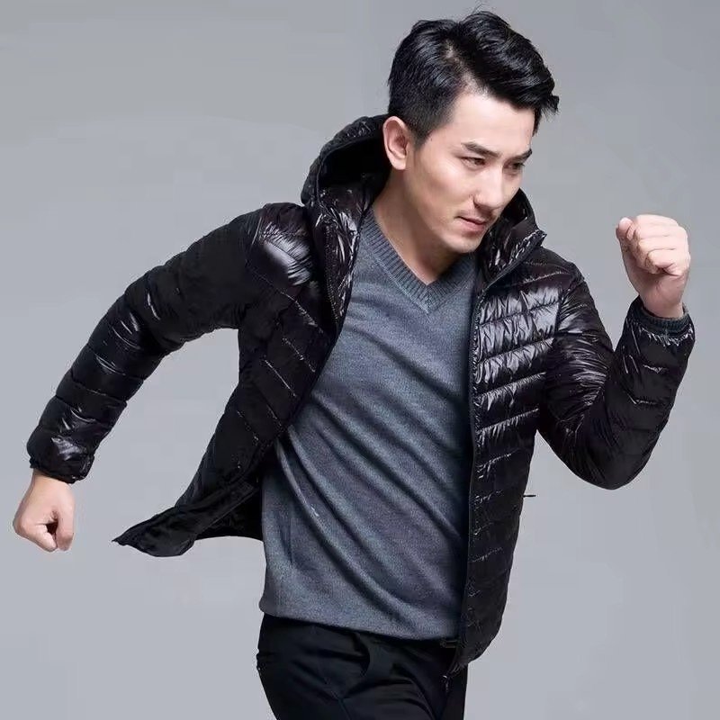 Men's Lightweight Water-Resistant Packable Hooded Puffer Jacket