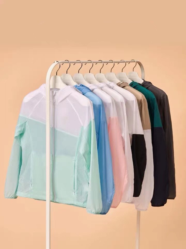 2024 Wholesale Men Fashion Sunscreen Clothing Windbreakers Comfortable Women Lightweight Sun Protection Clothing