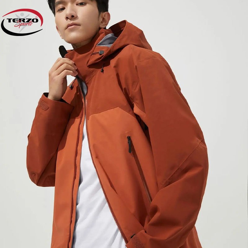 Men's Lightweight Hooded Hiking Jacket Waterproof Windbreaker Made of Polyester/Cotton Customized Logo Other Printing Methods