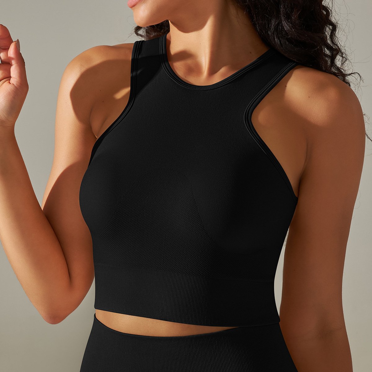 Custom Logo Women Seamless Yoga Bra Middle Support Summer Racerback Vest Gym Sports Bra Solid Color Adjustable Outwork Wear