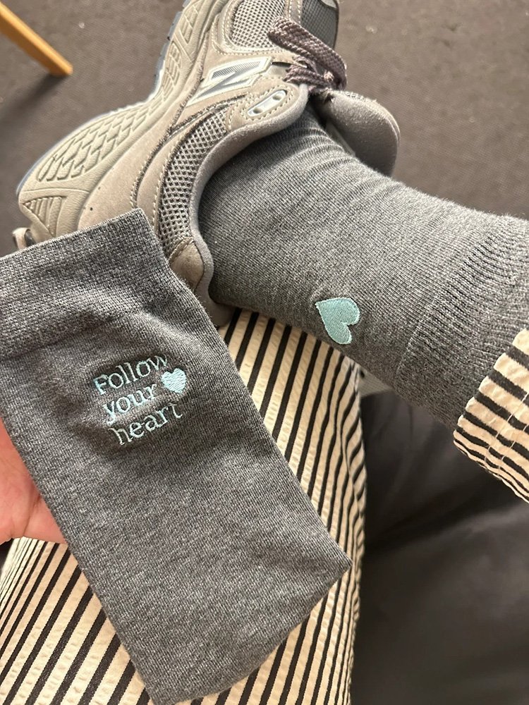 The sock system of the embroidered heart is so stylish