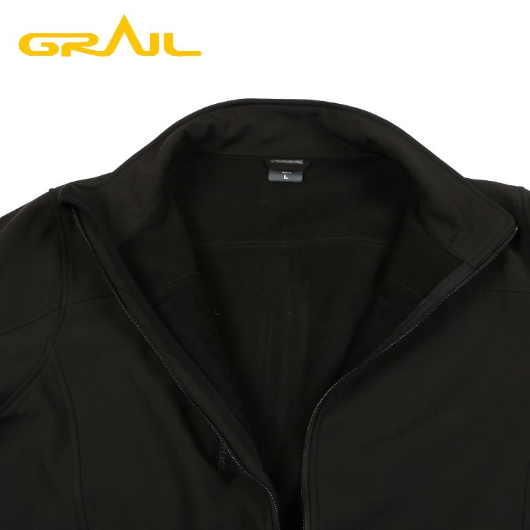 China manufacturer waterproof clothing softshell mens hiking jacket camping clothes