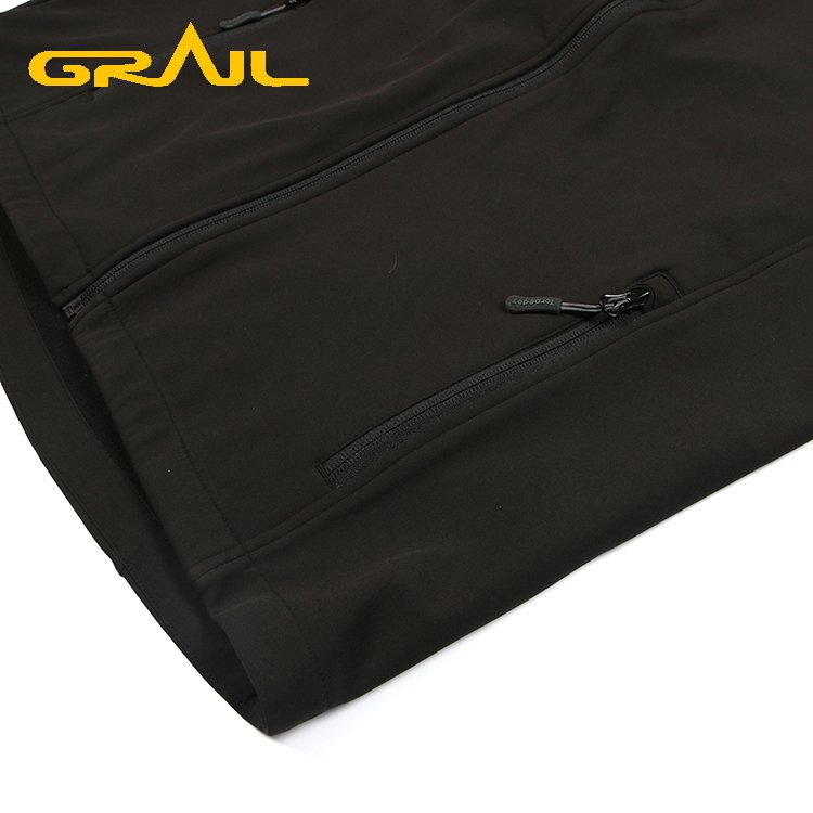 China manufacturer waterproof clothing softshell mens hiking jacket camping clothes