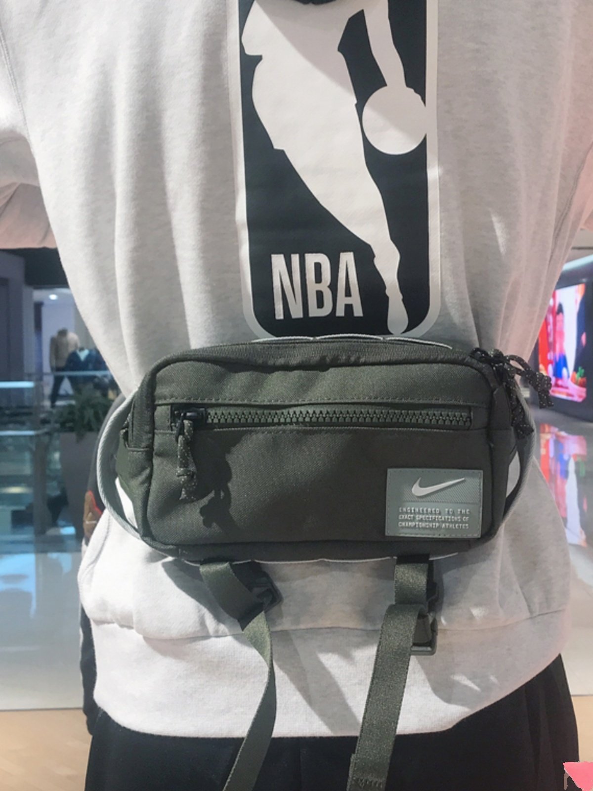 Nike Nike's Fashion and Sports Pack, Single-shoulder Tied-In-Wings Bag, DR6127-325