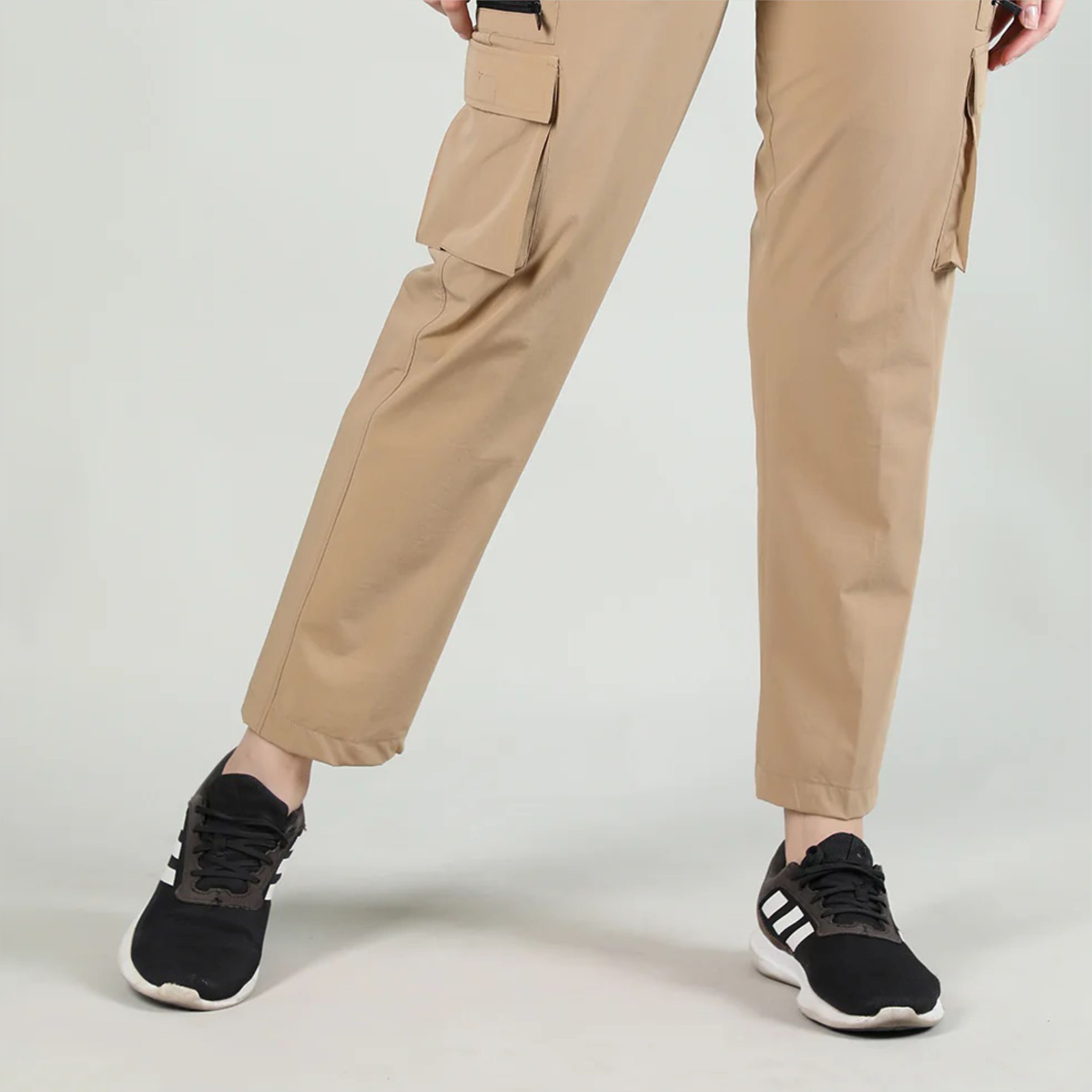 Trendy and Functional Womens Cargo Pants - Durable and Comfortable - Perfect for Casual Wear and Adventure Activities
