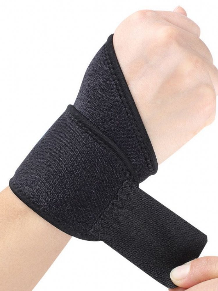A pedal of the same fingertips entangled around the pressurized sport against sprained arm-lifting