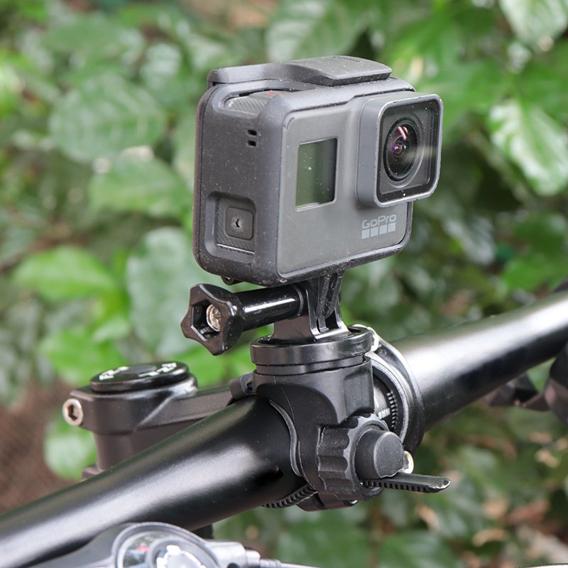 One-on-one, roll-up of a road and mountain cycling camera with a GOPRO Insta360 Hill Camera