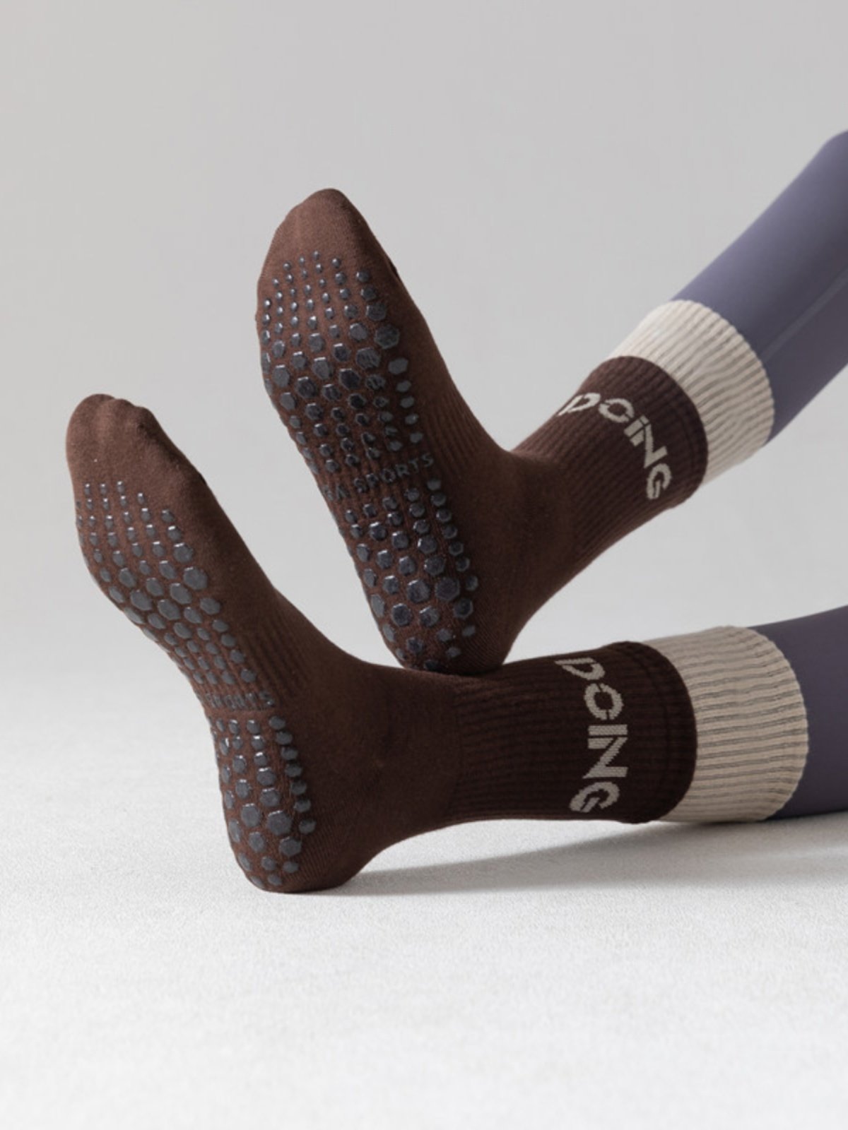 Sock-and-gauge in the middle