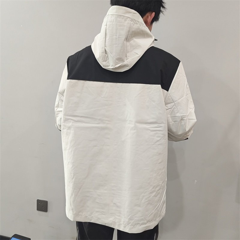 Classic style high-quality hiking jacket, waterproof thin outdoor windproof and waterproof jacket, unisex travel apparel.