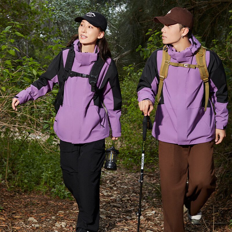 Outdoor Waterproof Soft Shell Fleece Jacket for Men Windproof and Zipper Closure Sports Winter Hiking Coat for Sale