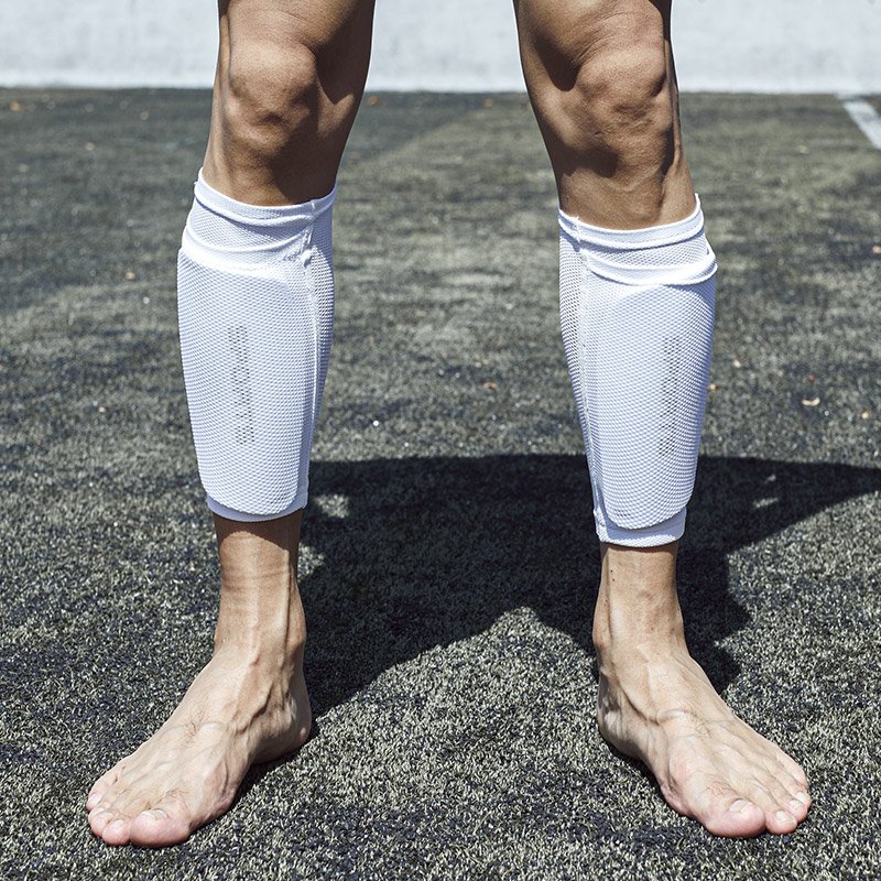 Gyms, double-story socks, a fixed bag, a professional kit for leg protection