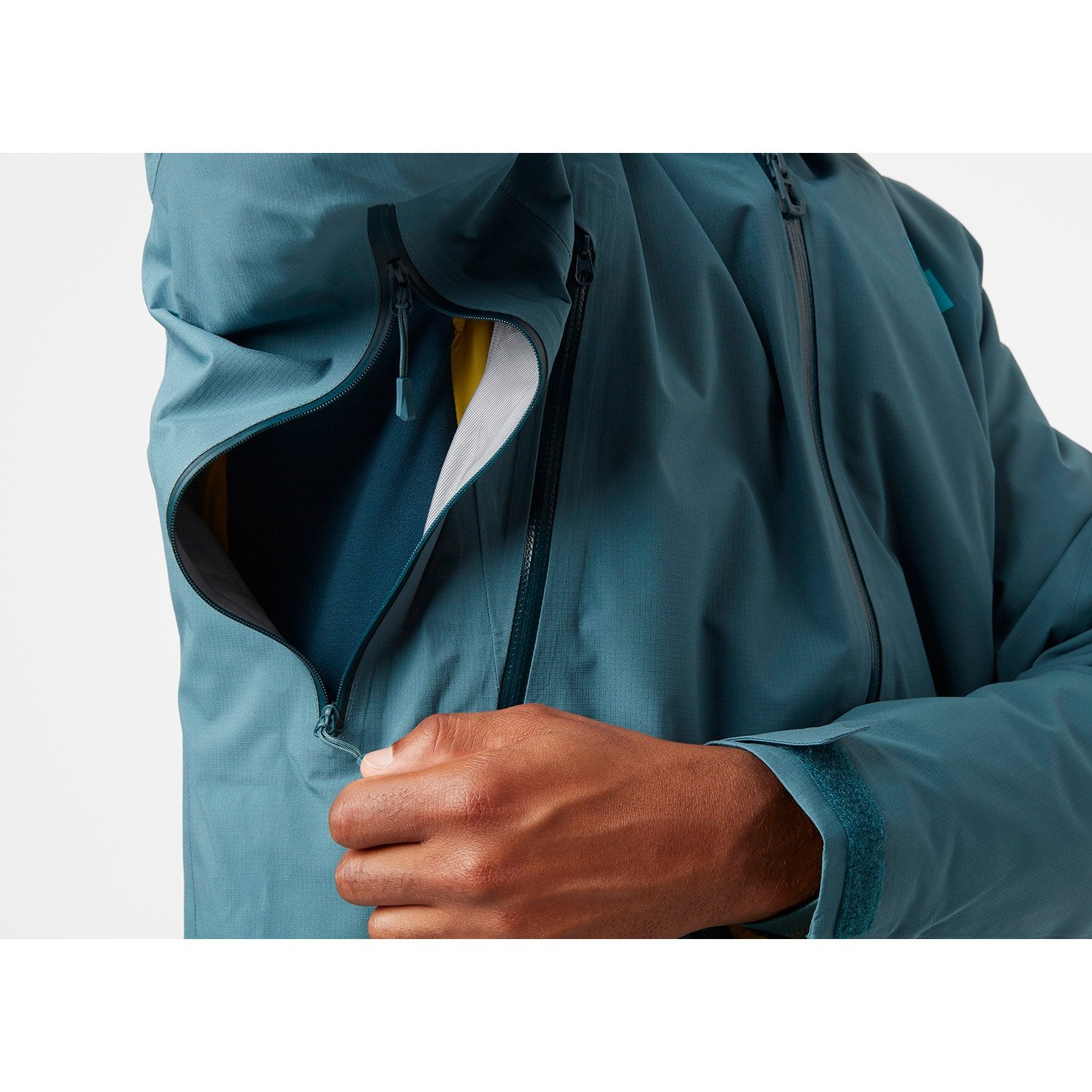 Customized Lightweight Windbreaker Mountain Waterproof Jacket Outdoor Wholesale Soft Shell Jacket For Men