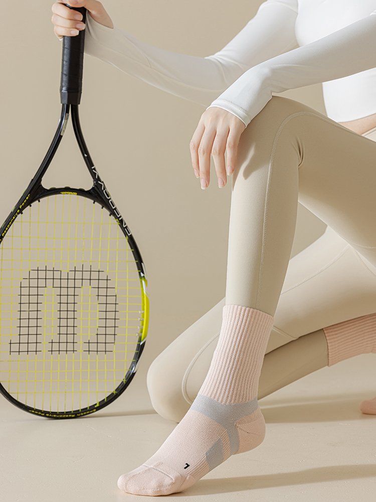 Sock pressure in a chromosomal-circle sport