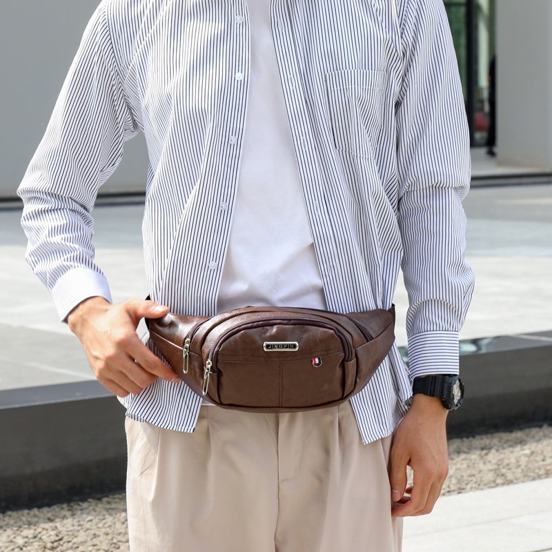 The middle-aged man's dad had a big cashier's cashier, and the old man's got a softphone bag