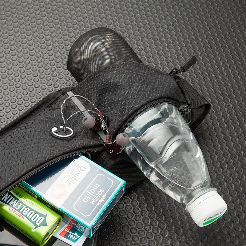 A kettle of exercise troupe for men and women, a marathon for outdoor exercise, and a body-proof mobile phone