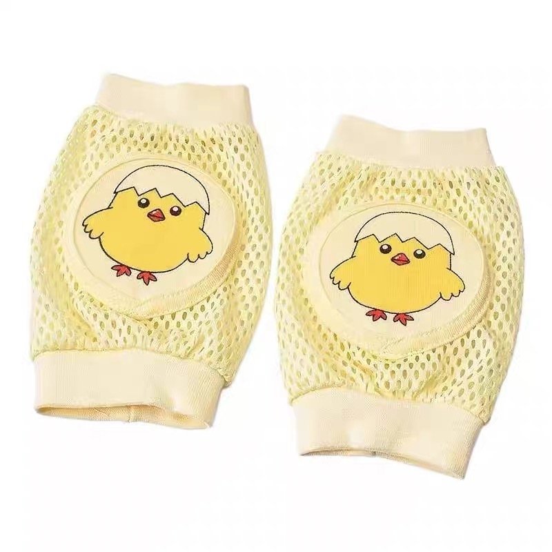 The baby's knee-protected summer baby learns how to walk and climb