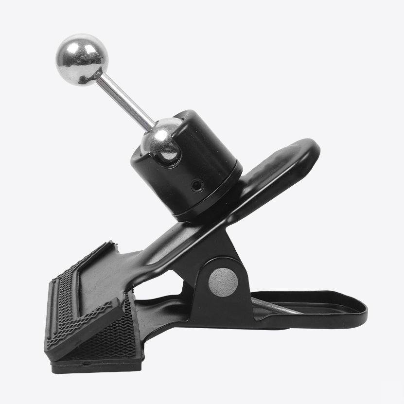 Huan to the cloud station with a motor camera flashlight and flat-bed cell phone for self-receiving live cameras