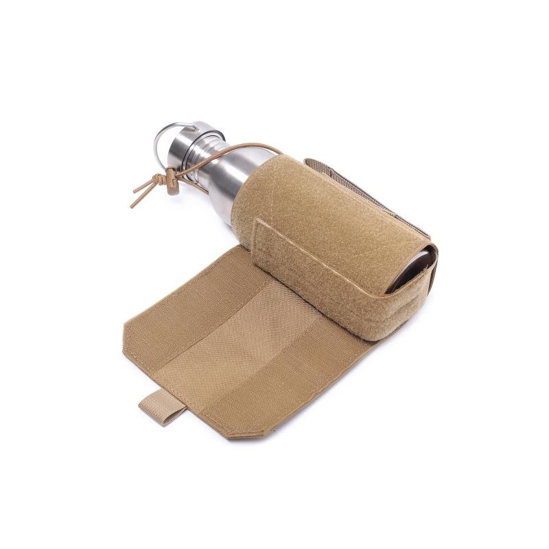 an outdoor tactical kettle of water cups with a condensed belt bag of round-shaped acoustic bags