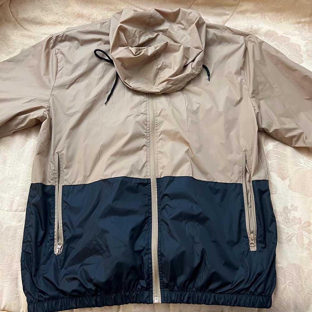 Mens Long Soft Shell Windbreaker Jackets Outdoor Hooded Pocket Raincoat with Zip Closure Waterproof Windstopper for Hiking