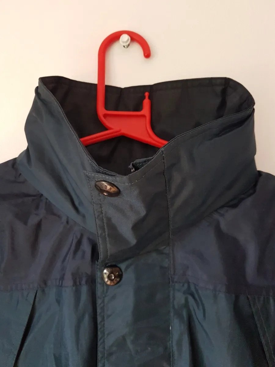 Wholesale OEM ExpeditionVogue Hiking Jackets Unisex Waterproof Casual Style Zipper Closure Plus Size Fashionable Explore Bulk
