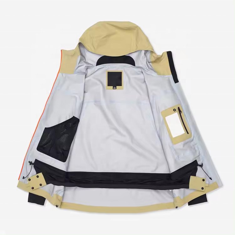 Custom Sportswear Outdoor Soft Shell Jacket Waterproof With Hooded Hiking Jacket Man Lightweight Windbreaker Sports Rain Coat