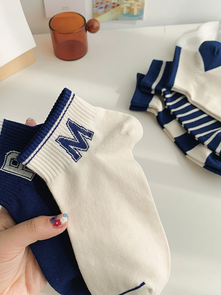 Blue-lined stripe shorts