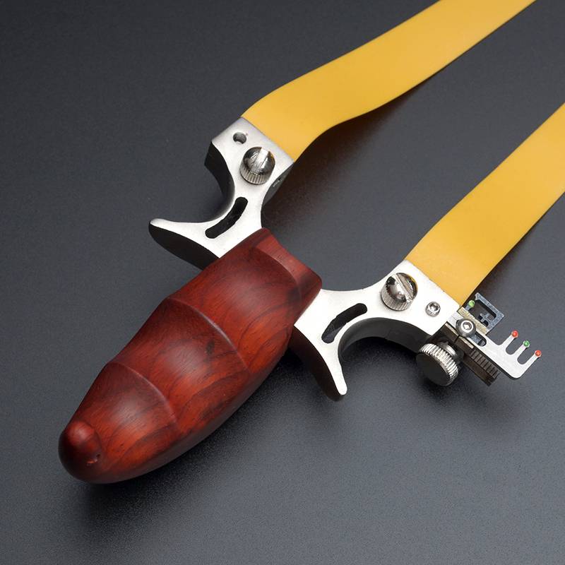 Outdoor slingshot high accuracy K solid wood bullet rack is free of tied fast flat rubber band stainless steel archers