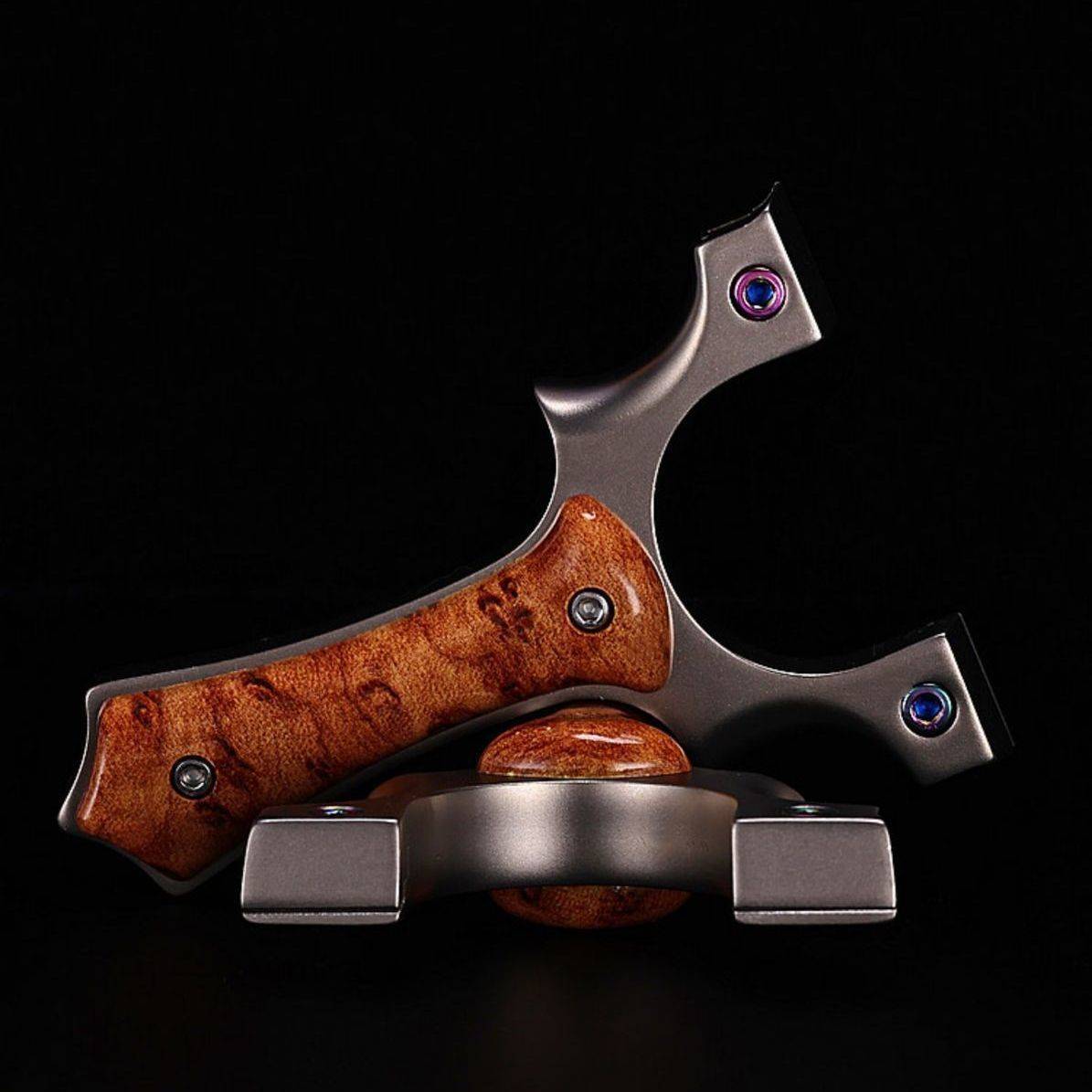 New Mavericks Stainless Steel Flash Skin Slingshot Slingshot Adult Outdoor Precision Great Powerful Athletic Slingshot Daquan