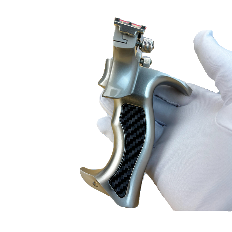 The new hero slingshot adults outdoor actual combat competition dedicated large power, high accuracy, flat skin single worker