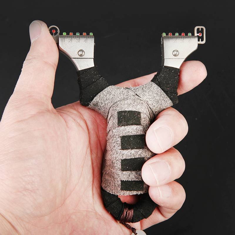 Scrambling slingshots, stainless steel pantricks outside of the scrambling