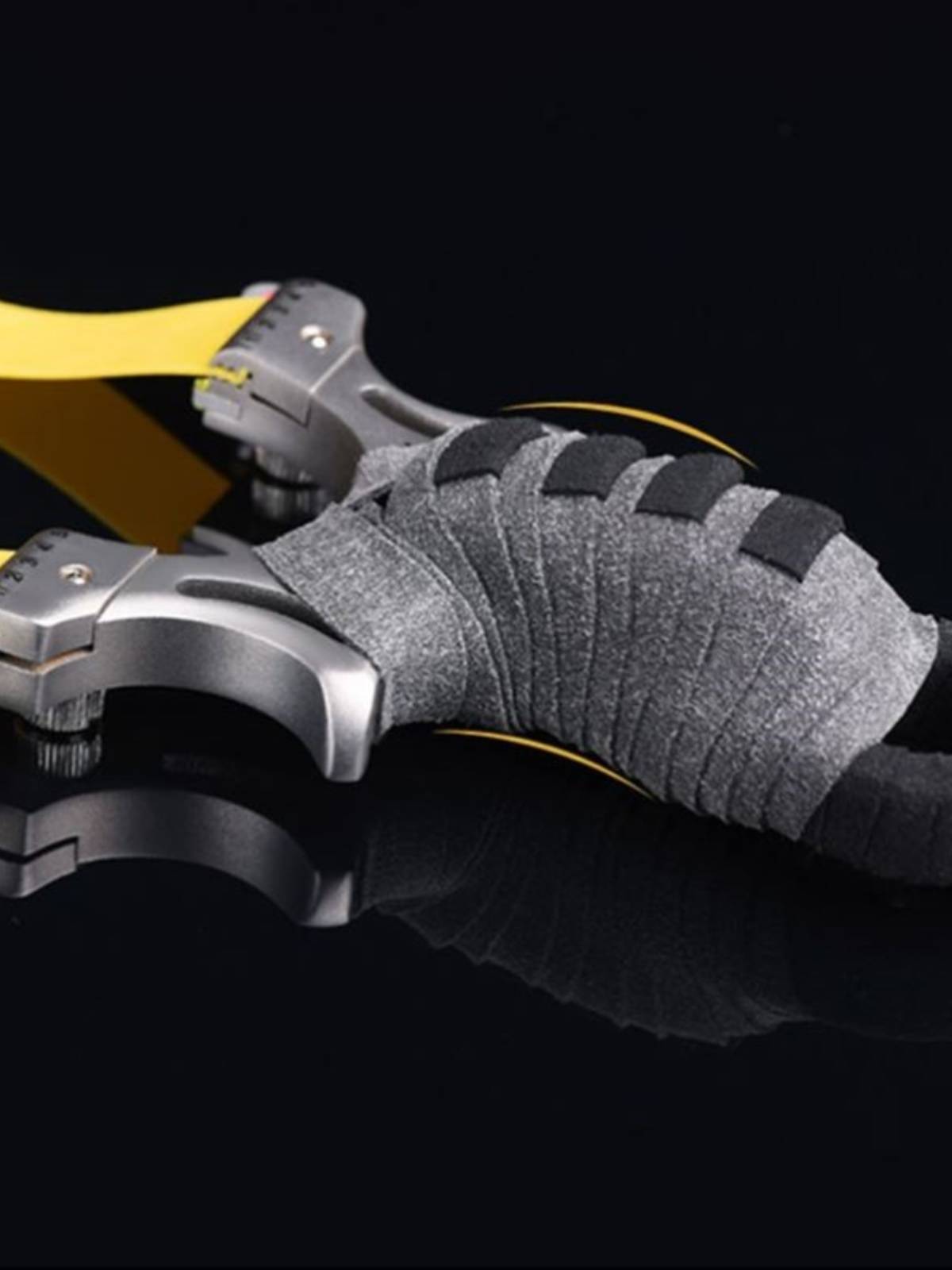 Slingshot adults dedicated to enhance high -precision stainless steel flat skin slingshot free outdoor egg bow deities large power skin