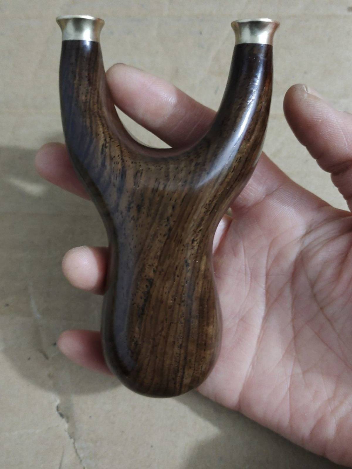 Slingshot adults dedicated to pure handmade ebony solid wood slingshot anti -song flying tiger fork outdoor flat skin wood head bombers