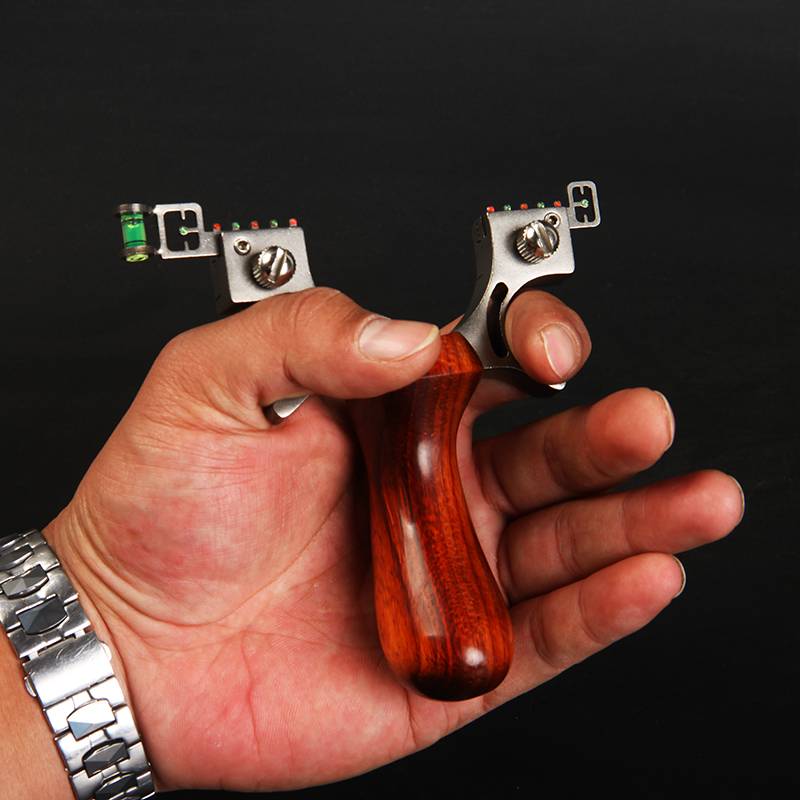 Stainless steel high -grade slingshot laser light flat skin big power small elephant slingshot outdoor solid wood chase dragon slingshot high precision