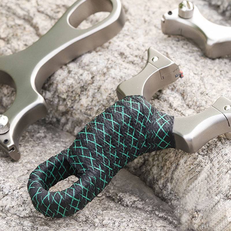Tomahawk high -precision lock throat 304 stainless steel is free of fast outdoor powerful slingshot adult toy bow