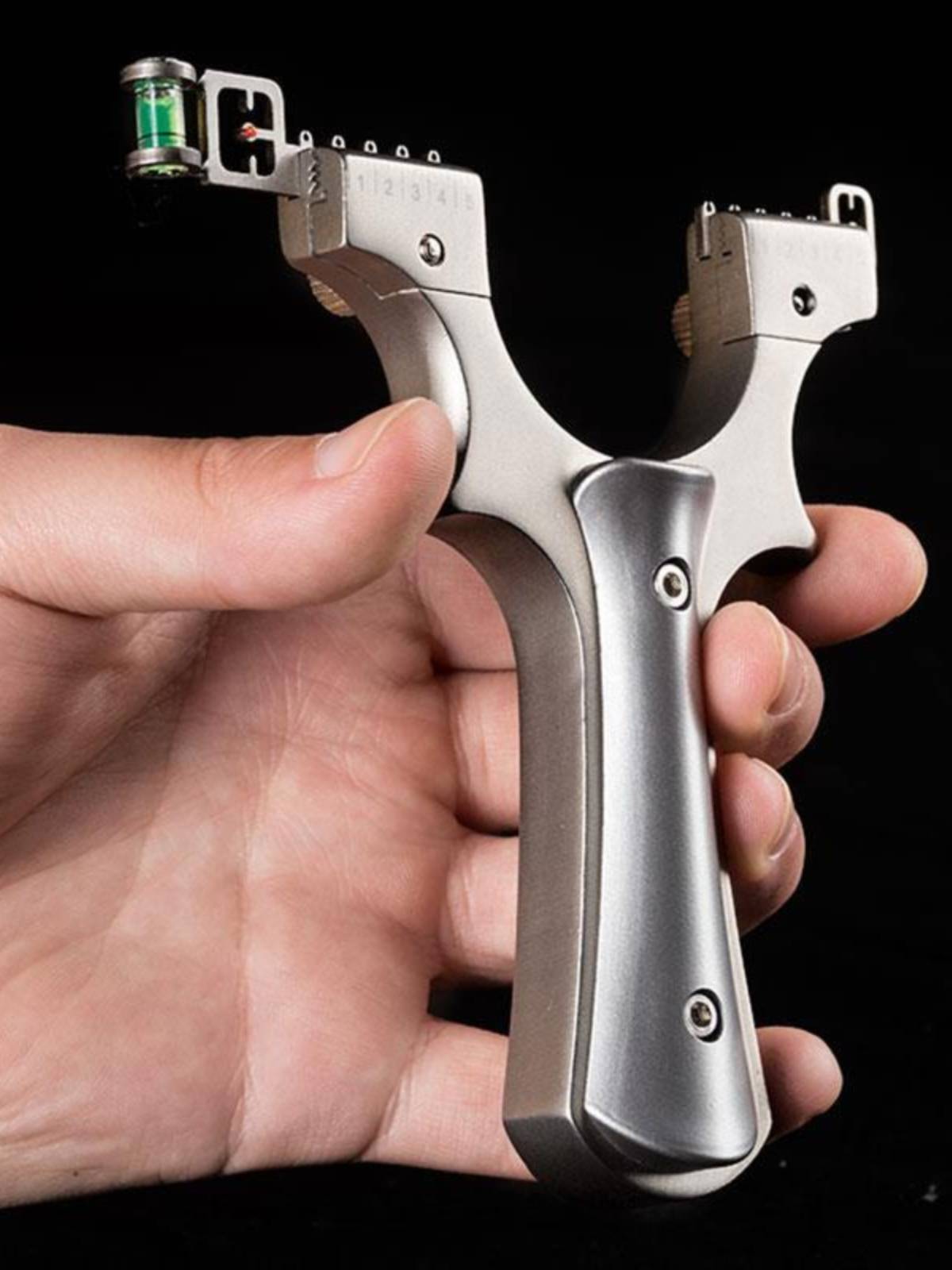 New slingshot High -precision high -precision power 304 stainless steel flat skin free of charge, naked bow, laser infrared