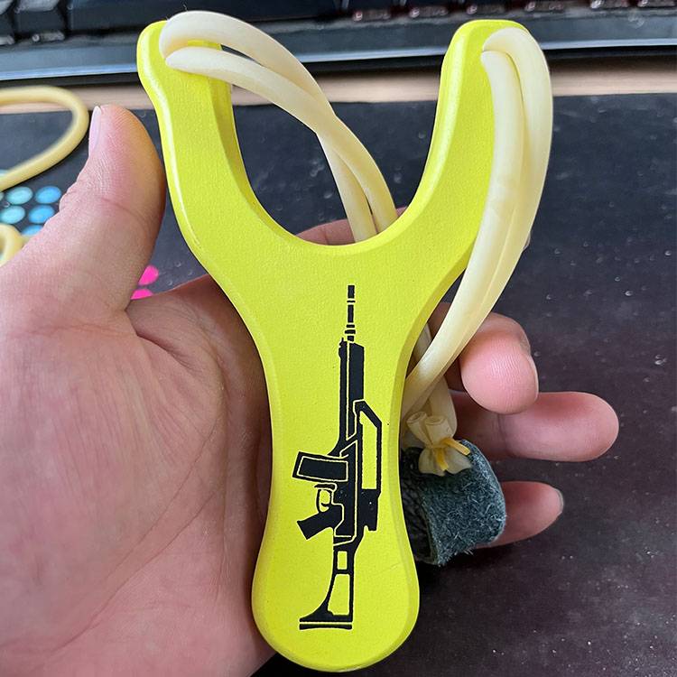 ♪ Wooden slingshot food shooting to each outdoor reports ahead of battles throughout the world ♪