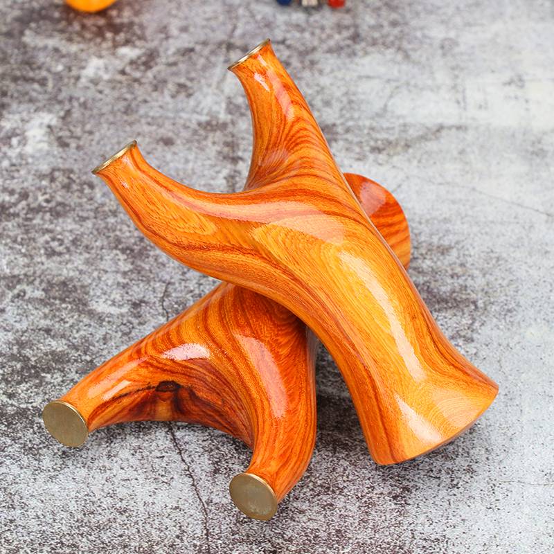 the stinger of the stinger's wood, the wood of the wood, the counter-twirling slinging bow, is right outside