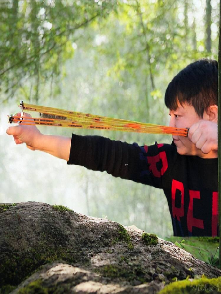 Gun slingwood high -precision new powerful quick -pressure laser tie gun stainless steel outdoor outer titanium alloy toy