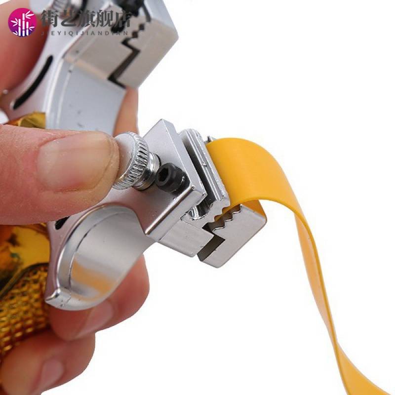 98K flat skin slingshot level aiming to slingshot fast pressure infrared laser slingshot floor hair light toy