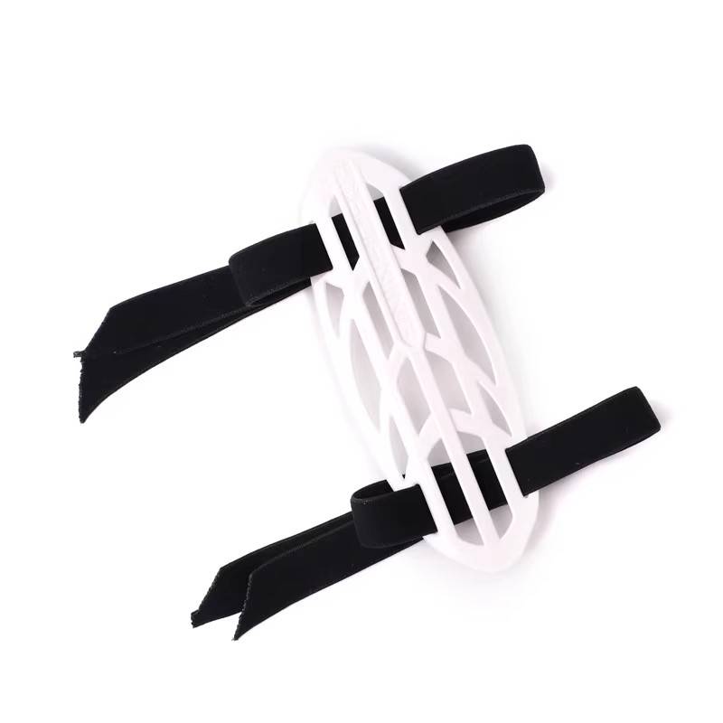 Bow and arrow care refers to the two -layer leather with arrow supplies.
