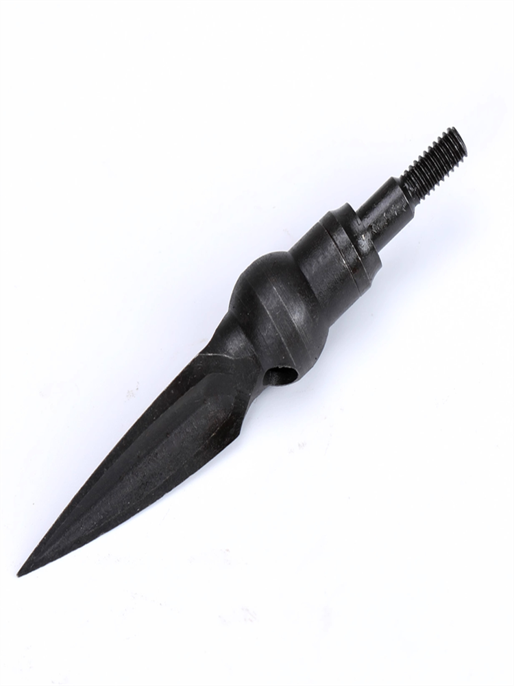 Antique broken armor tap triple edge willow arrow shooting blood trough reflection composite bow and arrow traditional retro outdoor shooting