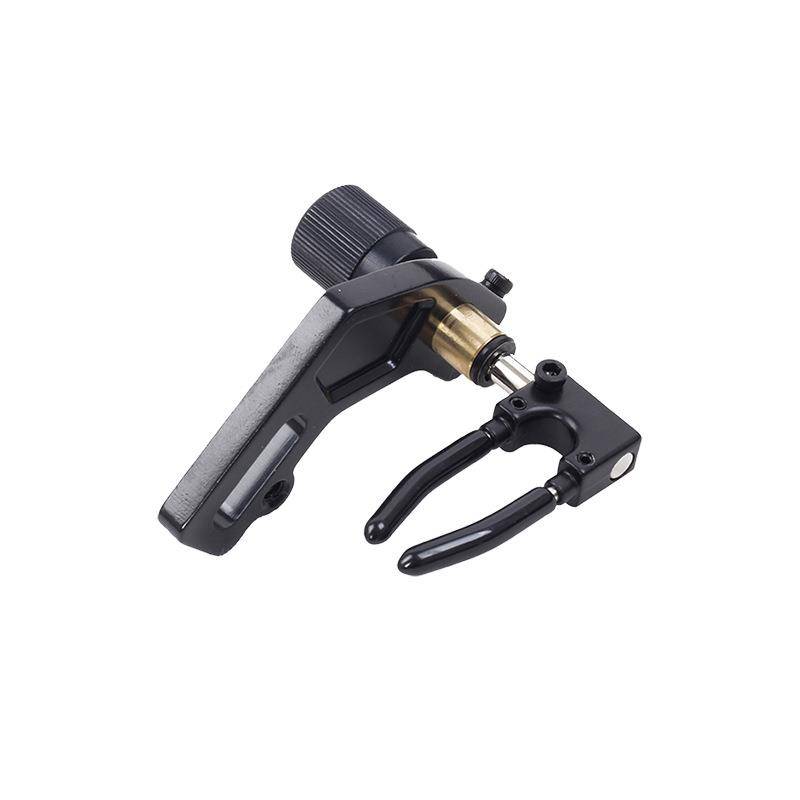 Spot eight -character arrow composite pulley bow arrow shooting accessories outdoor auction archery accessories entry archery