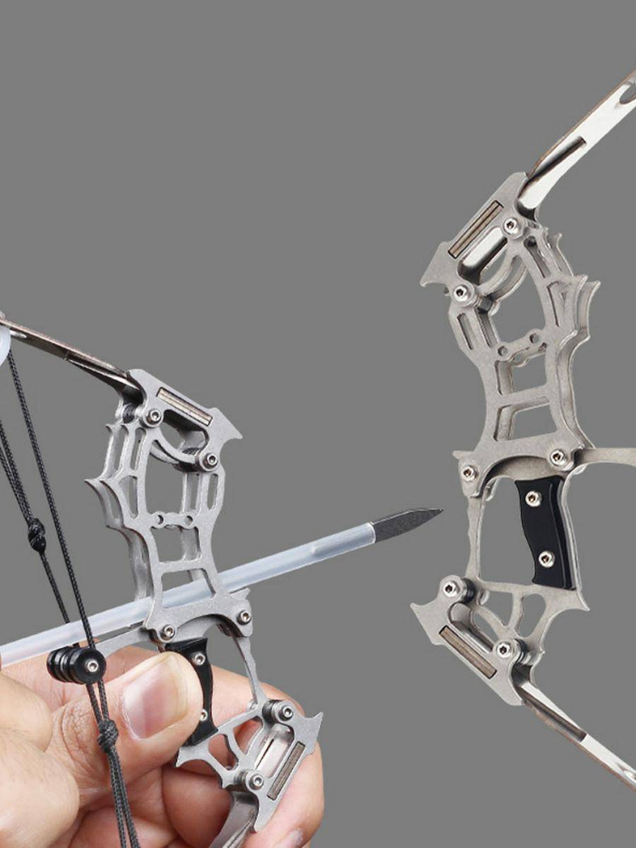 The new bow and arrow, small bow and arrow pocket compound bow pulley bow, short shaft bow, motion shooting shooting shooting toy