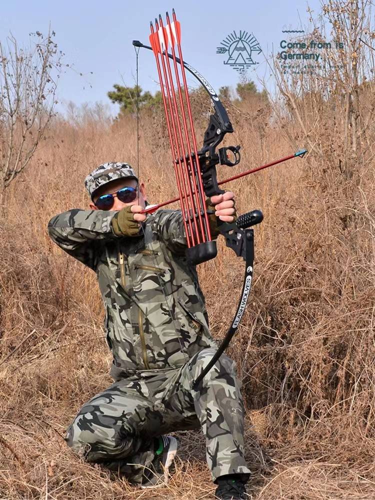 An arrow-and-bow suit for the archery competition, specializing in metal retouches, for the Lightning Wolf
