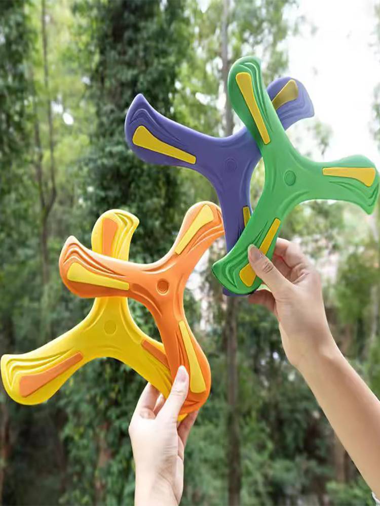 Back to rotate dart children, boy boy Sanye back darts flying outdoor toys rotating dart soft flying tray safety
