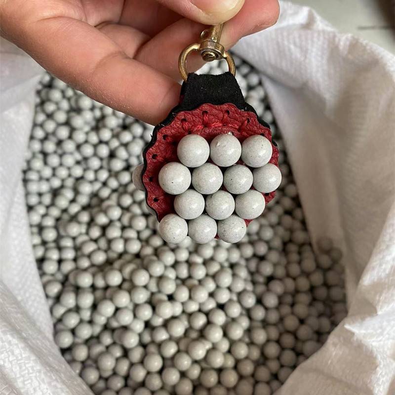 White magnified mudballs 9-10-2000