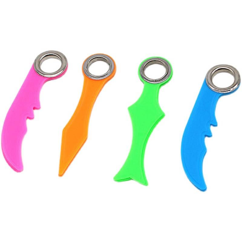 Naruto triangular darts can be folded and rotated, rotating, rotating darts Nostalgic children's small toy school surrounding hanging board