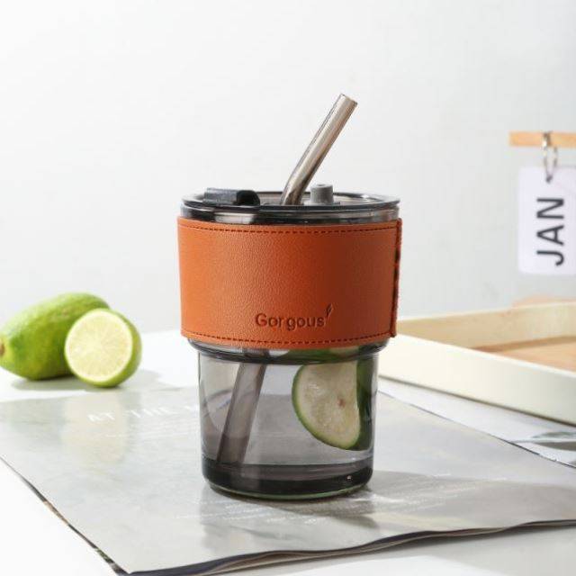 A cup + straw